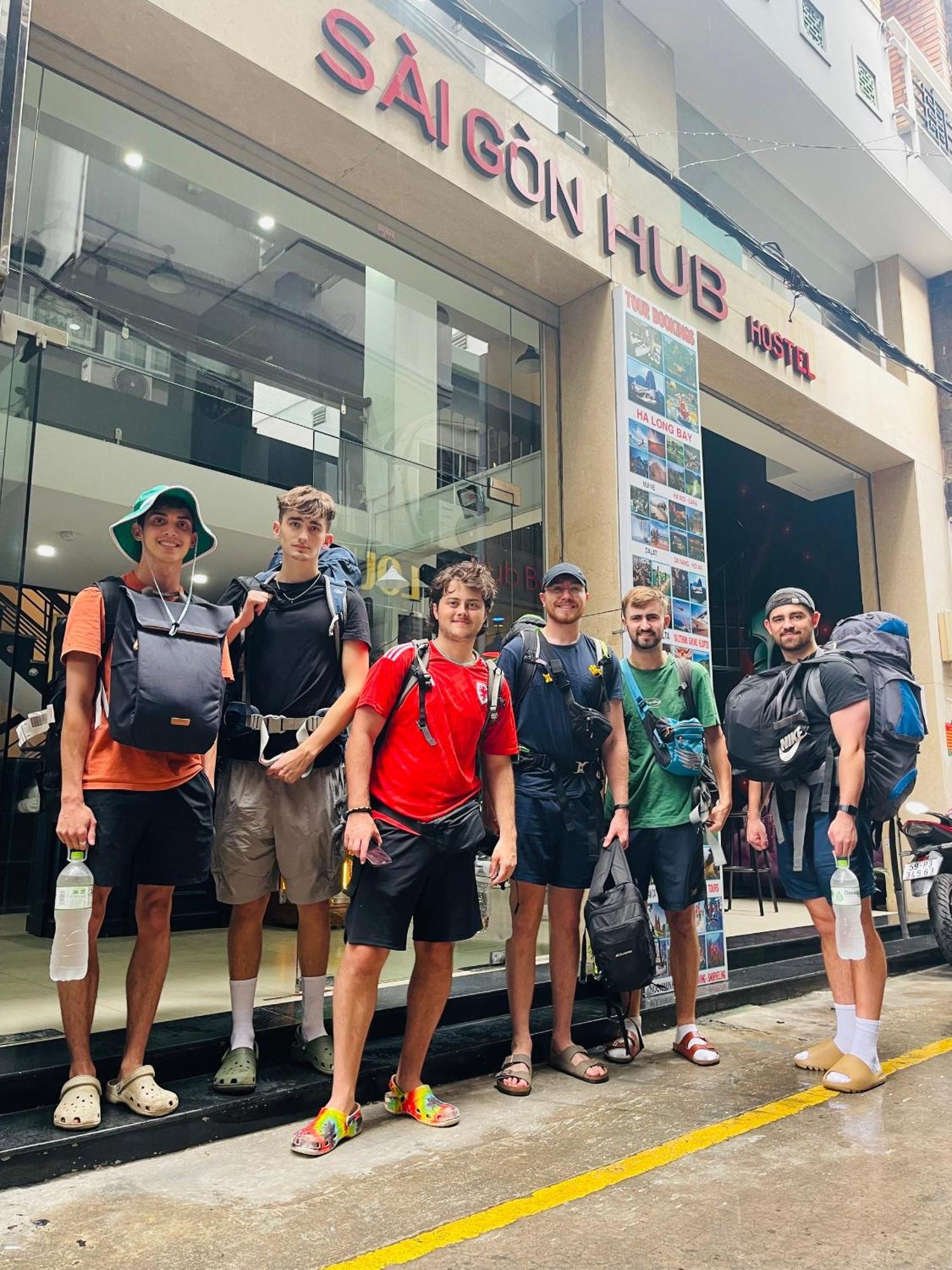 Saigon Hub Hostel โฮจิมินห์ซิตี้ ภายนอก รูปภาพ