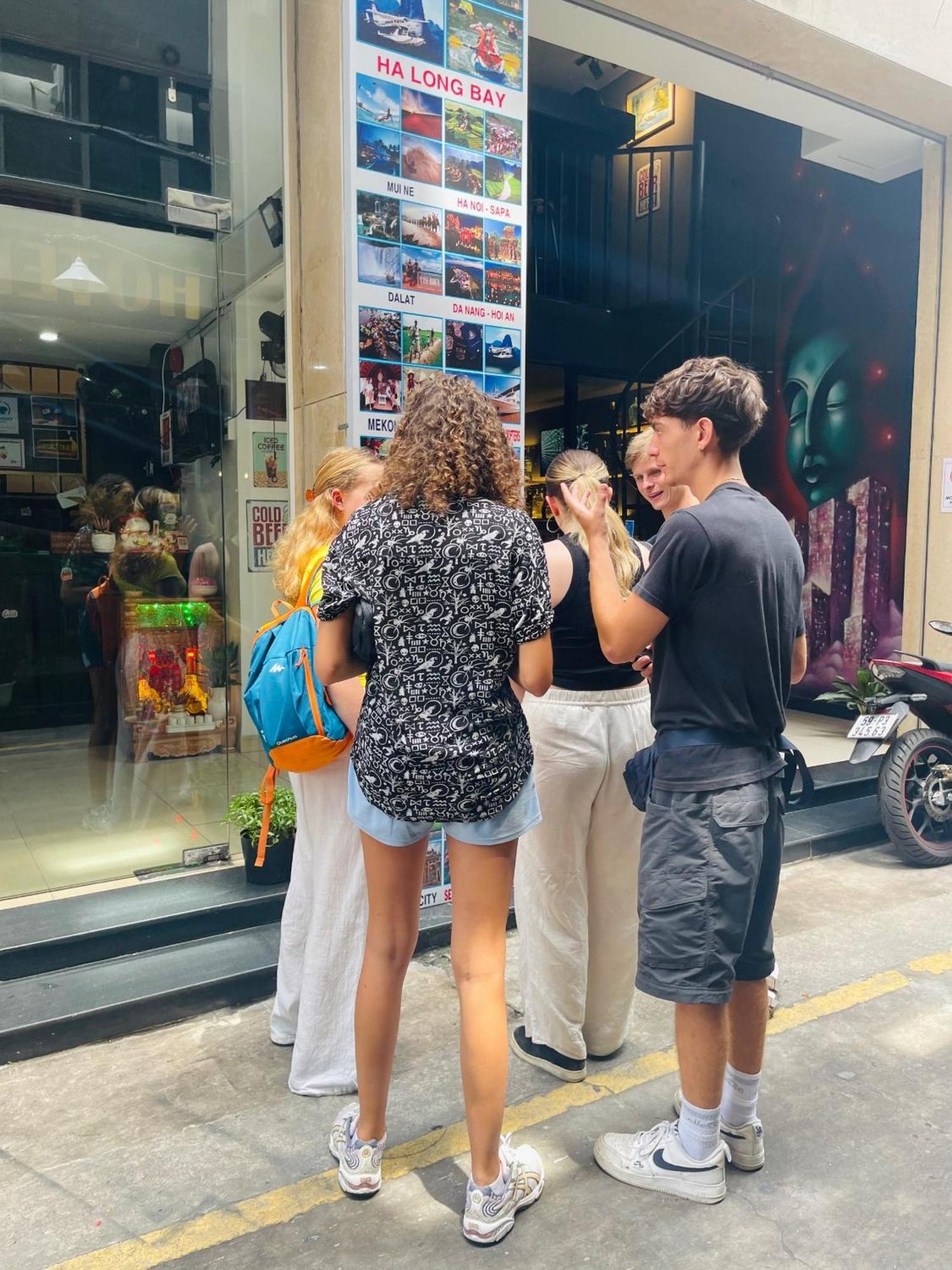 Saigon Hub Hostel โฮจิมินห์ซิตี้ ภายนอก รูปภาพ